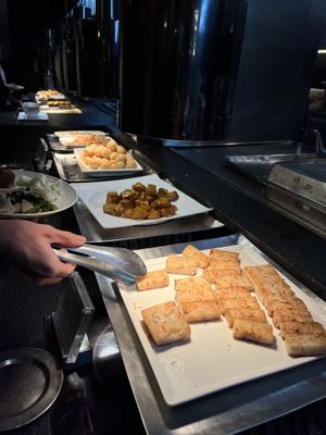 Buffet  at GuǒRán Huì 果然匯 - fruitfulfood in Taipei