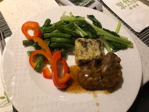 Mushroom grilled in a meat like fashion. Fabulous! at GuǒRán Huì 果然匯 - fruitfulfood in Taipei