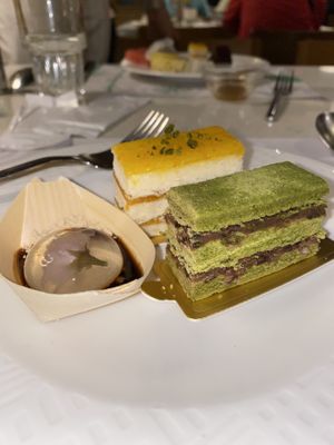 Vegan cakes. at GuǒRán Huì 果然匯 - fruitfulfood in Taipei