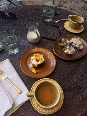 Bocadillo inglés y té chai   at Néctar en Camino Silvestre in San Miguel De Allende