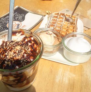 Nussknacker und Waffel  at I Am Love in Bochum