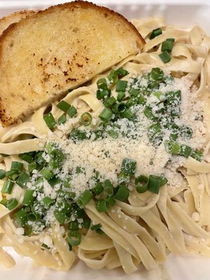 Fettuccini (no “chicken”) at The Wayward Vegan in Seattle