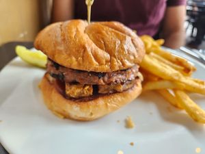 BBQ burger (no vegan cheese) at The Wayward Vegan in Seattle