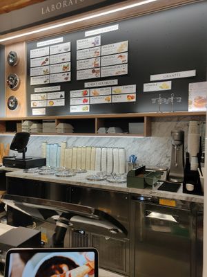 Ciocolato, pistachio, mango, coco are vegan ice creams. Strawberry, raspberry, peach, cantaloupe, lemon, kiwi, apricot are sorbets. at Rivareno Gelato Paris Huchette in Paris
