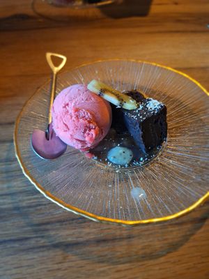 Orange brownie at ÁMOI Gieterveen in Gieterveen
