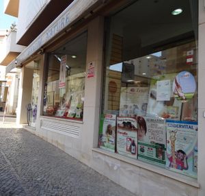 A ervanária Shalom Nature é uma empresa que se dedica ao comércio de produtos naturais e suplementos alimentares, à base de plantas medicinais. Temos também produtos homeopáticos, fitoterapia, chás, celofanes, tisanas, alimentação natural e  at Shalom Nature in Faro