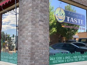 Corner with sign at A Leap of Taste in Klamath Falls