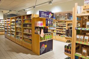 Intérieur du magasin  at Biocoop Au Bourgeon Vert in Bourges