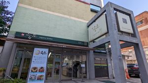 Exterior at Jogyesa Kitchen - 조계사 승소 in Seoul