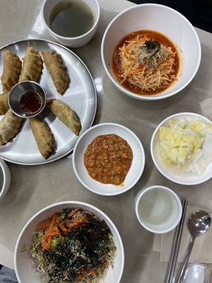 Vegan lunch spread   at Jogyesa Kitchen - 조계사 승소 in Seoul