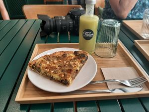 vegane Quiche at Theias in Avignon