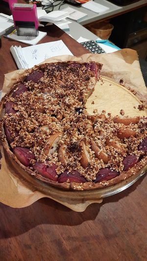 Sobremesa - Tarte Crumble de Pêra e Ameixa at Trigo Vermelho in Aljezur