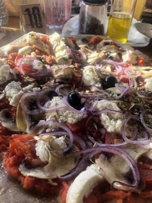 Pizza vegan   at Trigo Vermelho in Aljezur