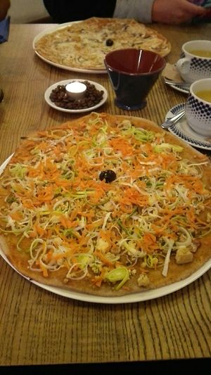 Delicious vegan pizza at Trigo Vermelho in Aljezur