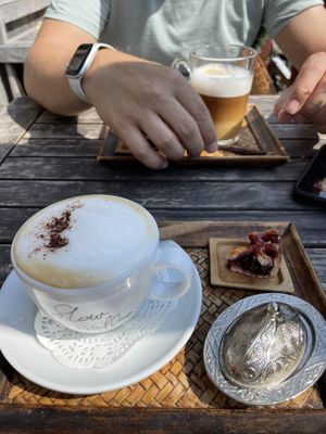 Cappuccino havermelk   at De Panda in Ghent