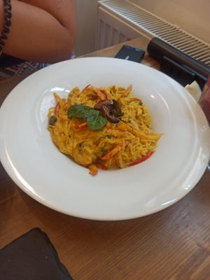 Mac n cheese at MyRaw Cafe in Prague