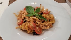 raw Italian kelp spaghetti at MyRaw Cafe in Prague