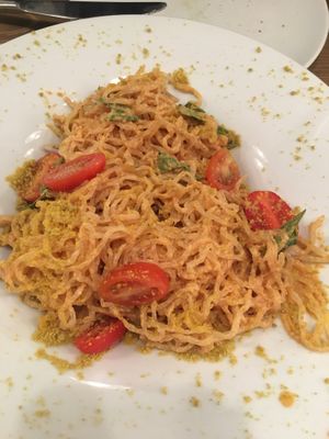 Kelp Noodles at MyRaw Cafe in Prague
