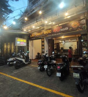 shop front at Le Chay Duc in Da Nang