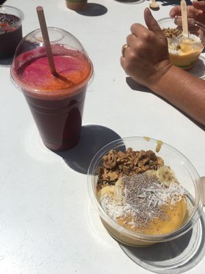 Detox juice and mango banana smoothie bowl at Margaret River Juice Company in Margaret River