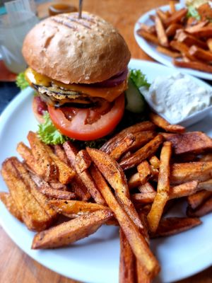 Seitan burger with fries and mayo at Kruemelkueche in Duisburg