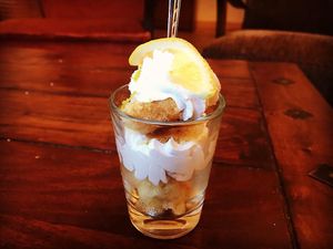 Zitronen-Kuchen-Schicht-Dessert at Kruemelkueche in Duisburg