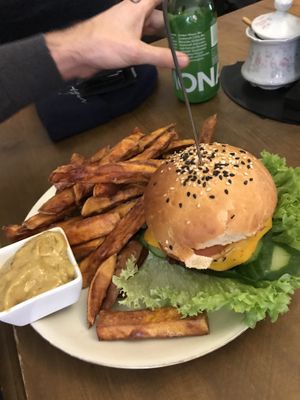 Seitan Pattie  at Kruemelkueche in Duisburg