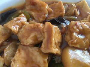 Stekt tofu med grönsaker at Vegegården in Malmo