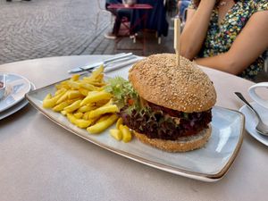 Burger mit Räuchertofu- Linsenpattie 🍔   at Eugens Bio Cafe Restaurant in Konstanz