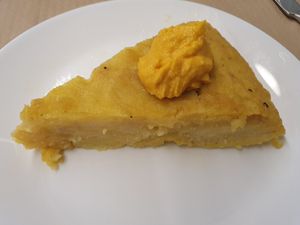 Tortilla vegana con hummus de zanahoria at Km.0 in San Sebastian