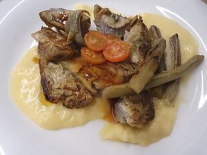 Alcachofas con crema de patata at Km.0 in San Sebastian