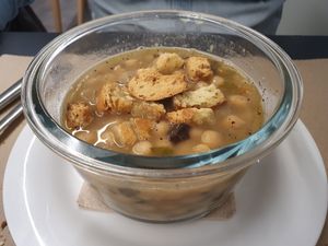 Garbanzos guisados al estilo genoves at Km.0 in San Sebastian