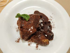 Tarta de chocolate at Km.0 in San Sebastian