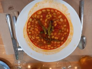 Alubias con guindilla( menú) at Km.0 in San Sebastian