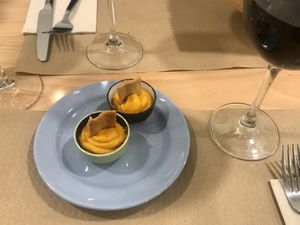  Gorgeous carrot dip 😊 at Km.0 in San Sebastian