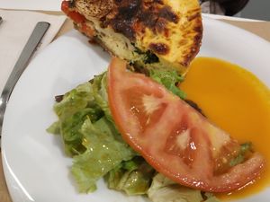 Quiche de verduras con queso de cabra at Km.0 in San Sebastian