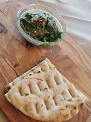 Spinach and avocado entree with pita at Gran Aladino in Corfu