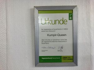 vegan certificate at Kumpir Queen in Bamberg