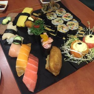 Deluxe Sushi Set for 4 at Meet At Sakura Veggie in Kowloon