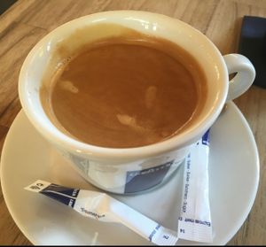 'american' coffee at Brasserie LoLa in Paris