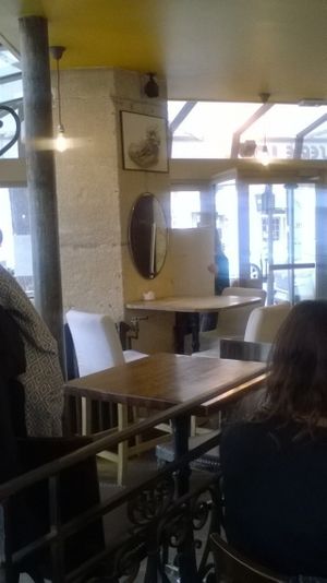 La salle de restaurant, charmante at Brasserie LoLa in Paris