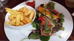 Une Tartine at Brasserie LoLa in Paris