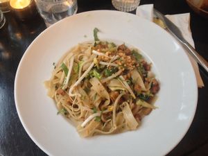 Phad Thai at Brasserie LoLa in Paris
