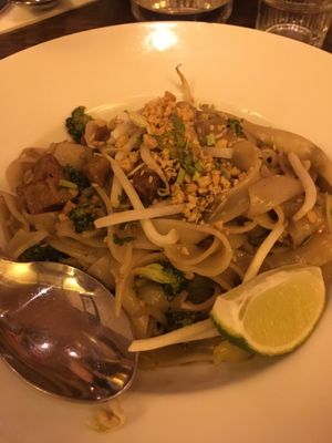 Pad Thai at Brasserie LoLa in Paris
