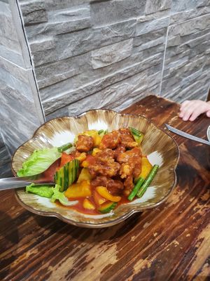 Sweet and sour vegan chicken at Thai Vegetarian Food 泰國素食 in Kowloon