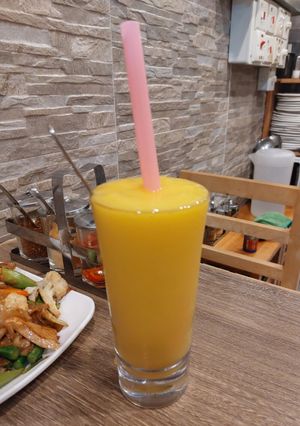 Mango Smoothie at Thai Vegetarian Food 泰國素食 in Kowloon