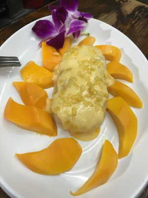 Mango Sticky Rice at Thai Vegetarian Food 泰國素食 in Kowloon