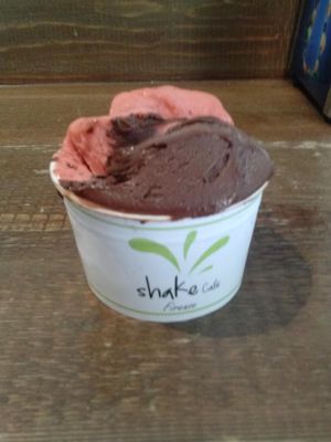 strawberry and chocolate sorbetto at Shake Cafe - Santa Maria Novella in Florence