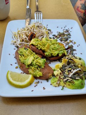 Süßkartoffel Avocado Sandwich at Shake Cafe - Santa Maria Novella in Florence