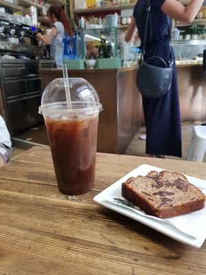 They should offer non-plastic cups for people who sit down for less waste but all in all it was good at Shake Cafe - Santa Maria Novella in Florence